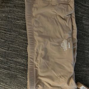 NEW SKIMS strapless bra -xs